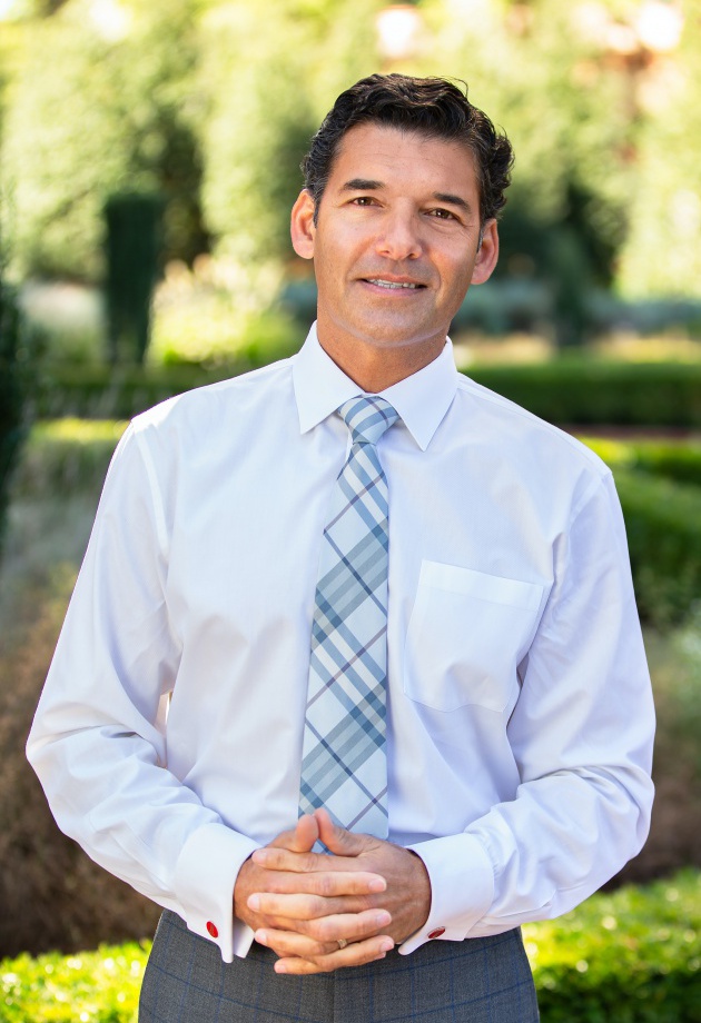 Professional photograph of Concierge Doctor Damion Martins